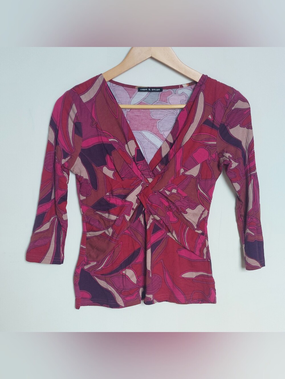 Cable & Gauge Pink Floral Twist Front 3/4 Sleeve Top